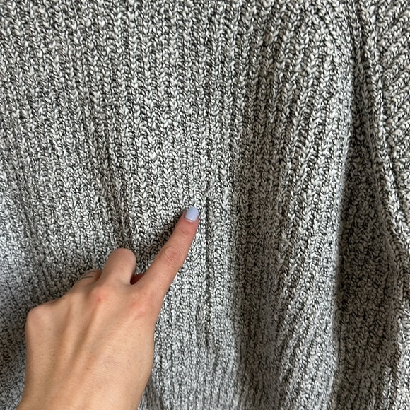 Cable knit sweater - Picture 2 of 5